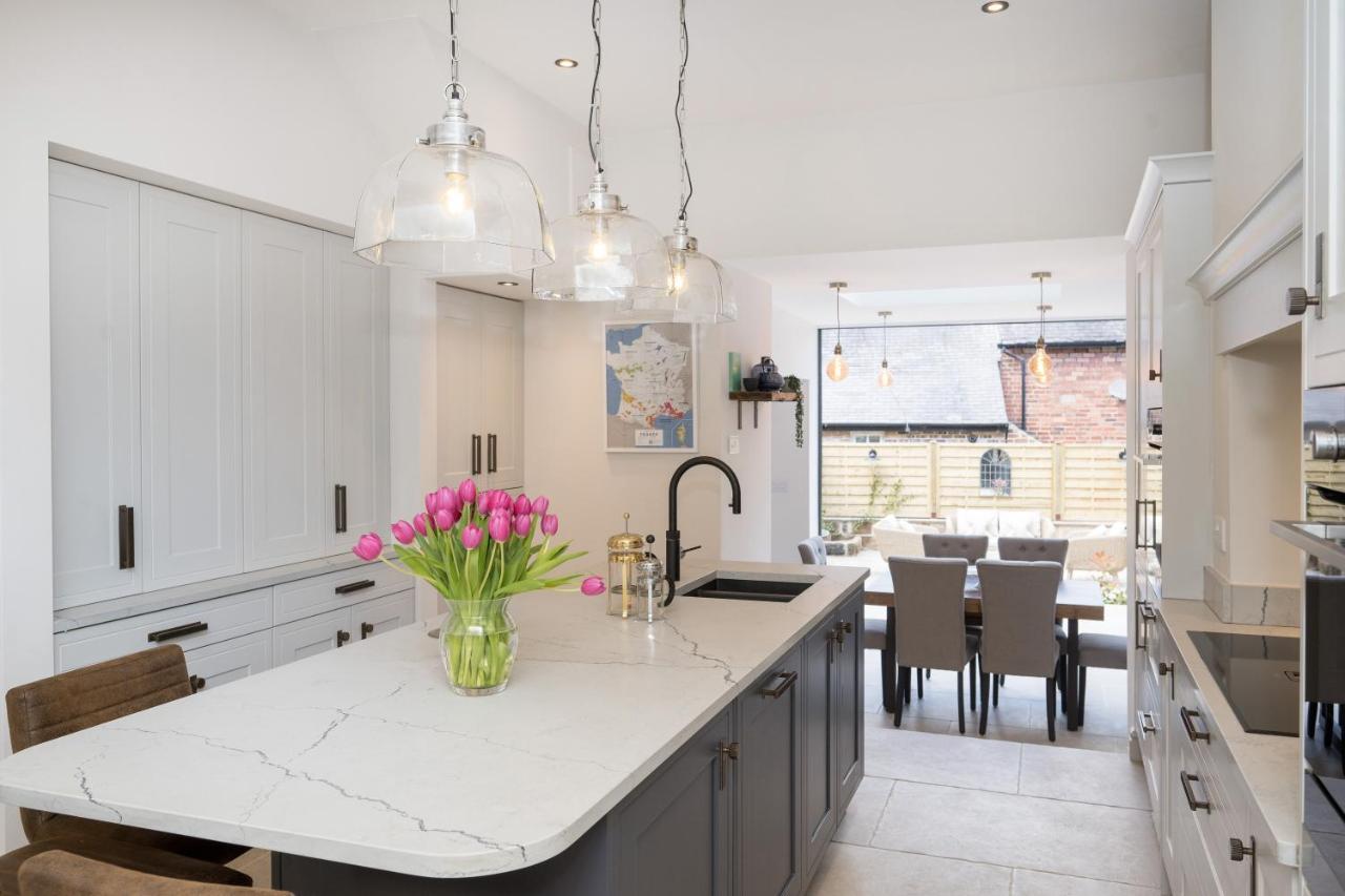 Townhouse By Harrogate Serviced Apartments Exterior photo