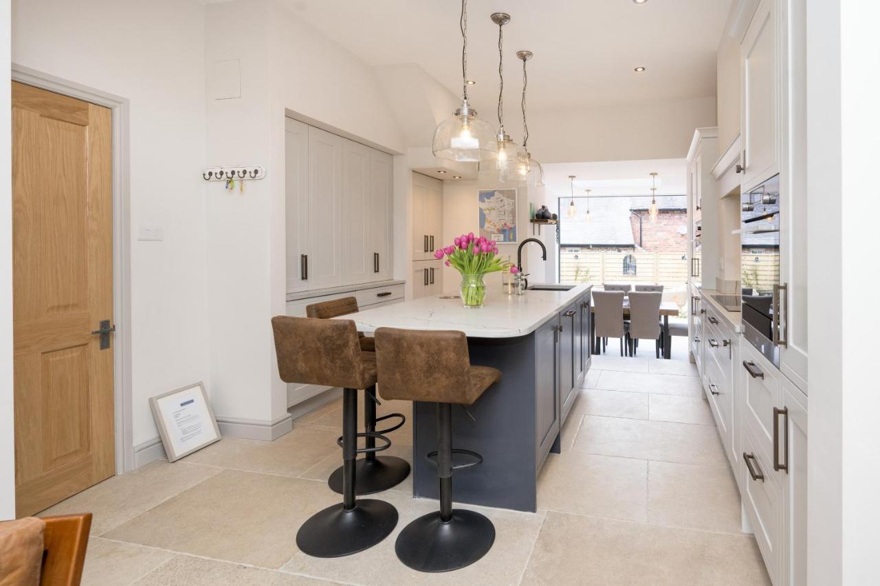 Townhouse By Harrogate Serviced Apartments Exterior photo