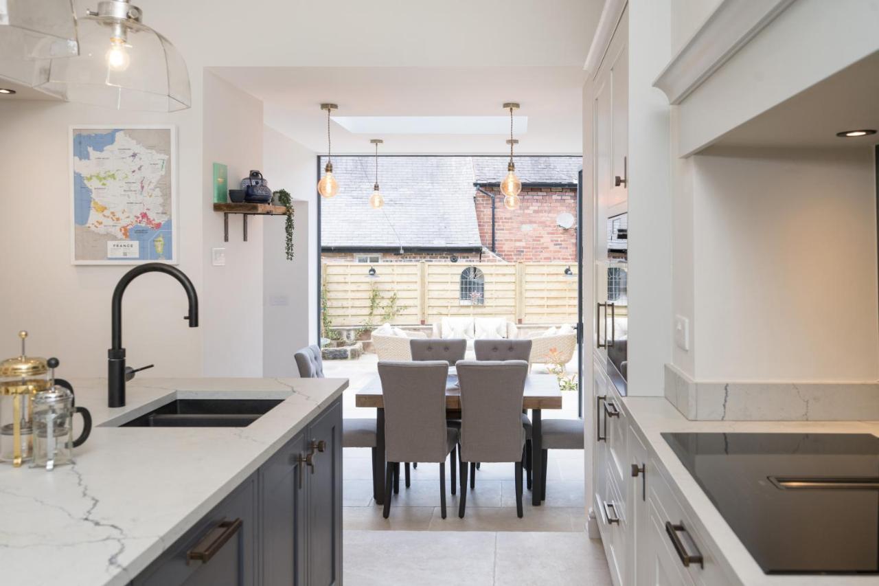 Townhouse By Harrogate Serviced Apartments Exterior photo