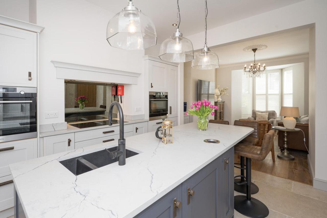 Townhouse By Harrogate Serviced Apartments Exterior photo
