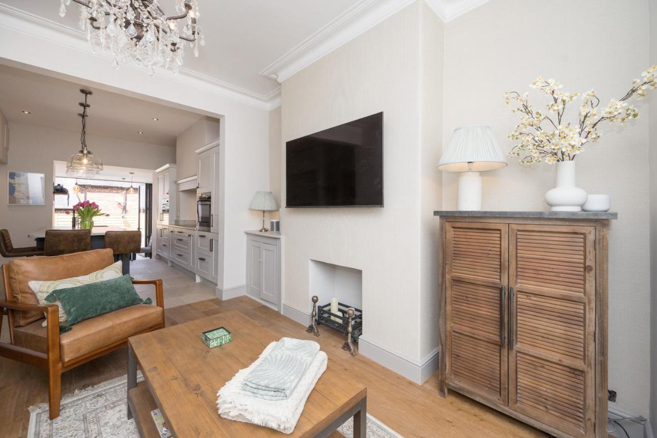 Townhouse By Harrogate Serviced Apartments Exterior photo