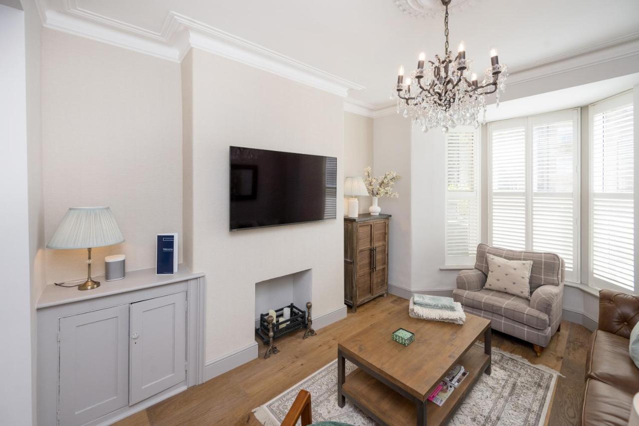 Townhouse By Harrogate Serviced Apartments Exterior photo